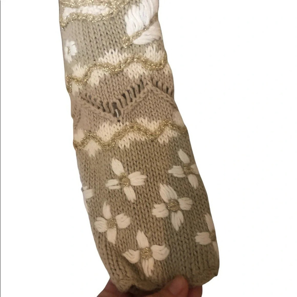 Vintage 90s tan cream Floral Fall Holiday Embroidered Knit sweater Gold poms - Picture 3 of 8